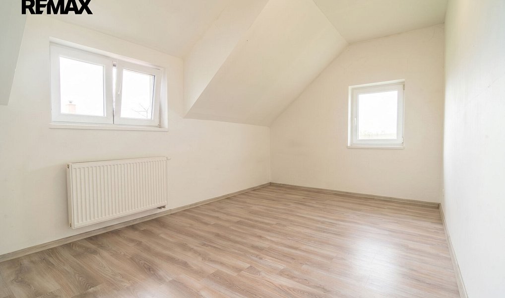 Prodej domu 193 m² s pozemkem 748 m², Okřesaneč – náhled fotky 20