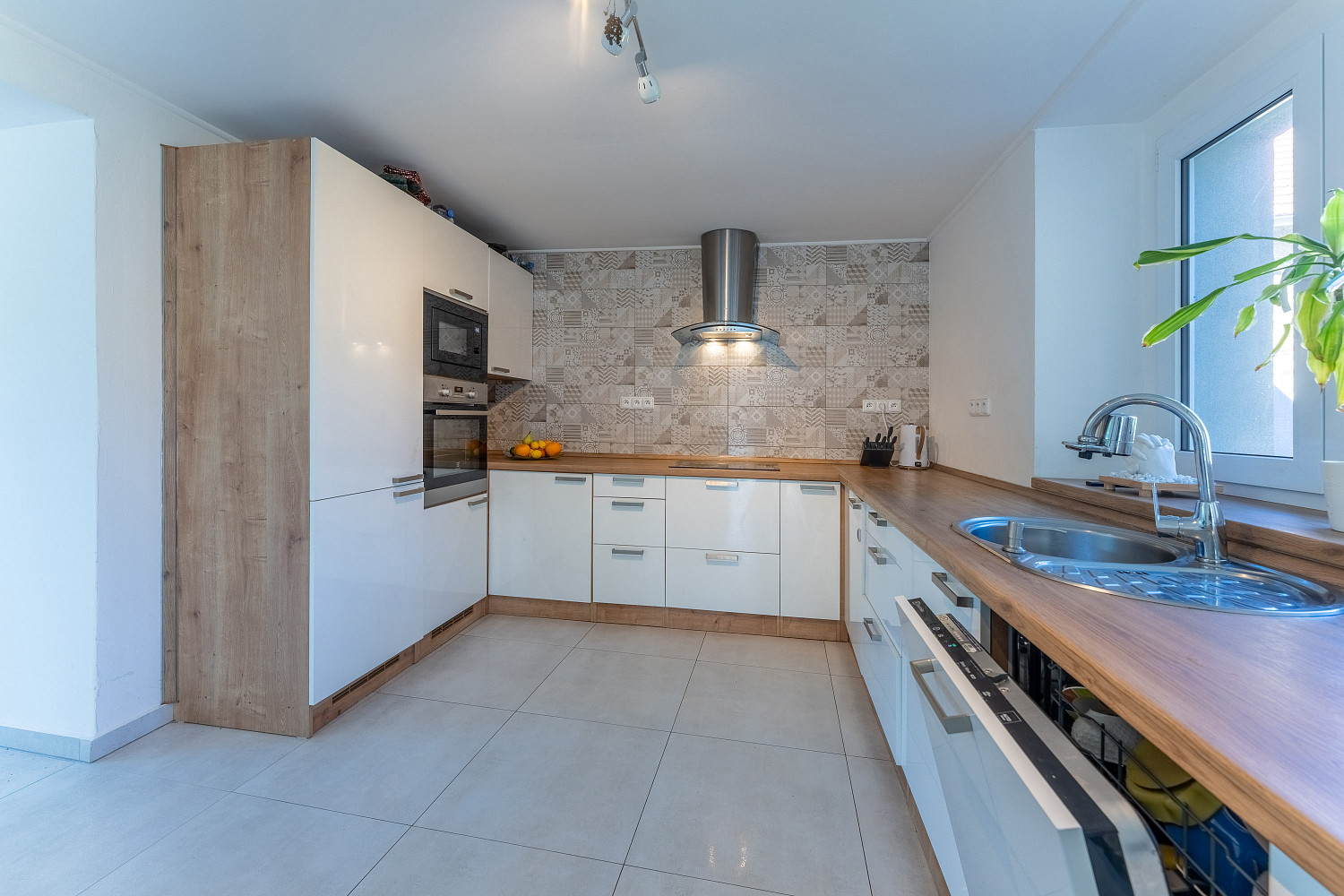 Prodej domu 162 m² s pozemkem 735 m² – fotografie 4