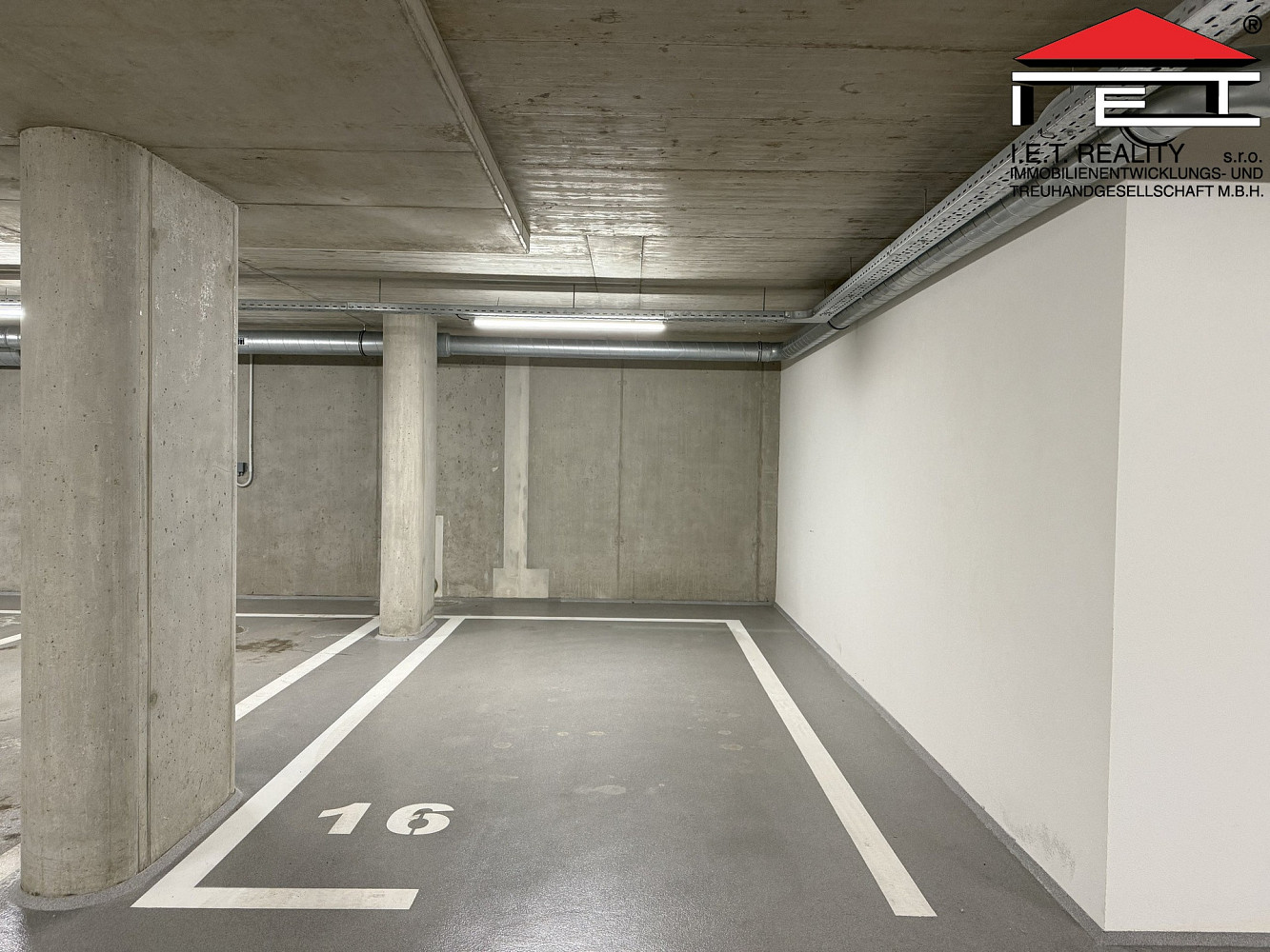 Pronájem garážového stání 10 m2, brno - staré brno