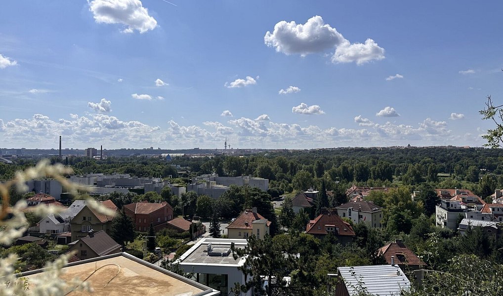 Prodej stavebního pozemku 1 289 m², Praha – náhled fotky 2
