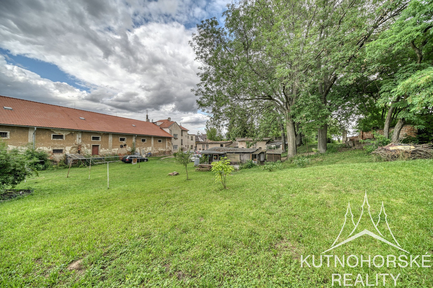 Prodej nájemního domu, činžáku 378 m² – fotografie 2
