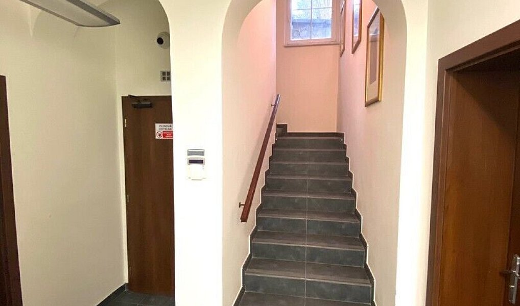 Prodej nájemního domu, činžáku 444 m², Karlovy Vary – náhled fotky 2