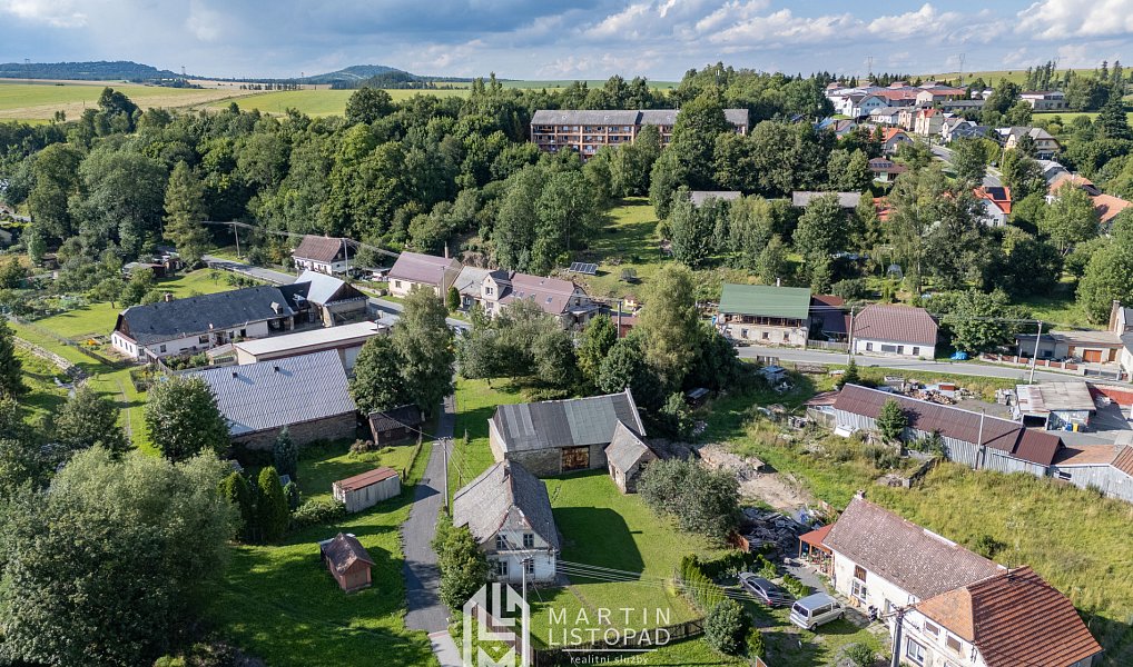 Prodej stavebního pozemku 1 379 m², Dvorce – náhled fotky 24