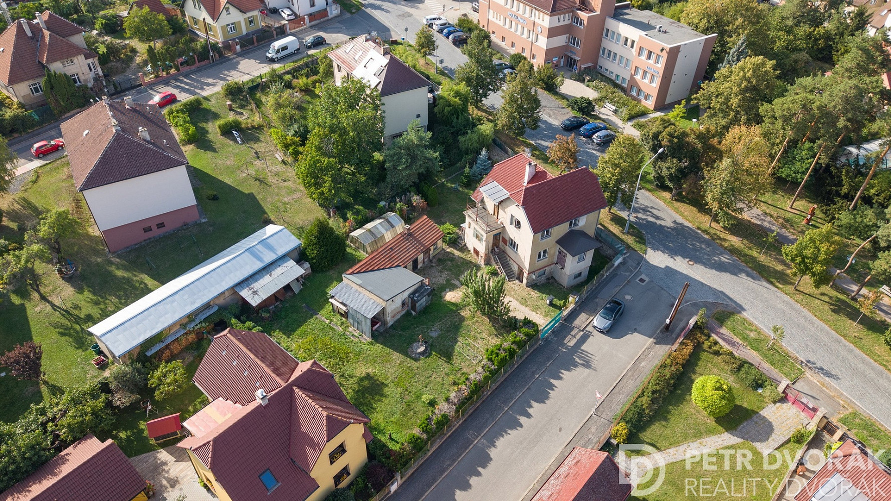 Prodej domu 161 m² s pozemkem 1 027 m² – fotografie 2