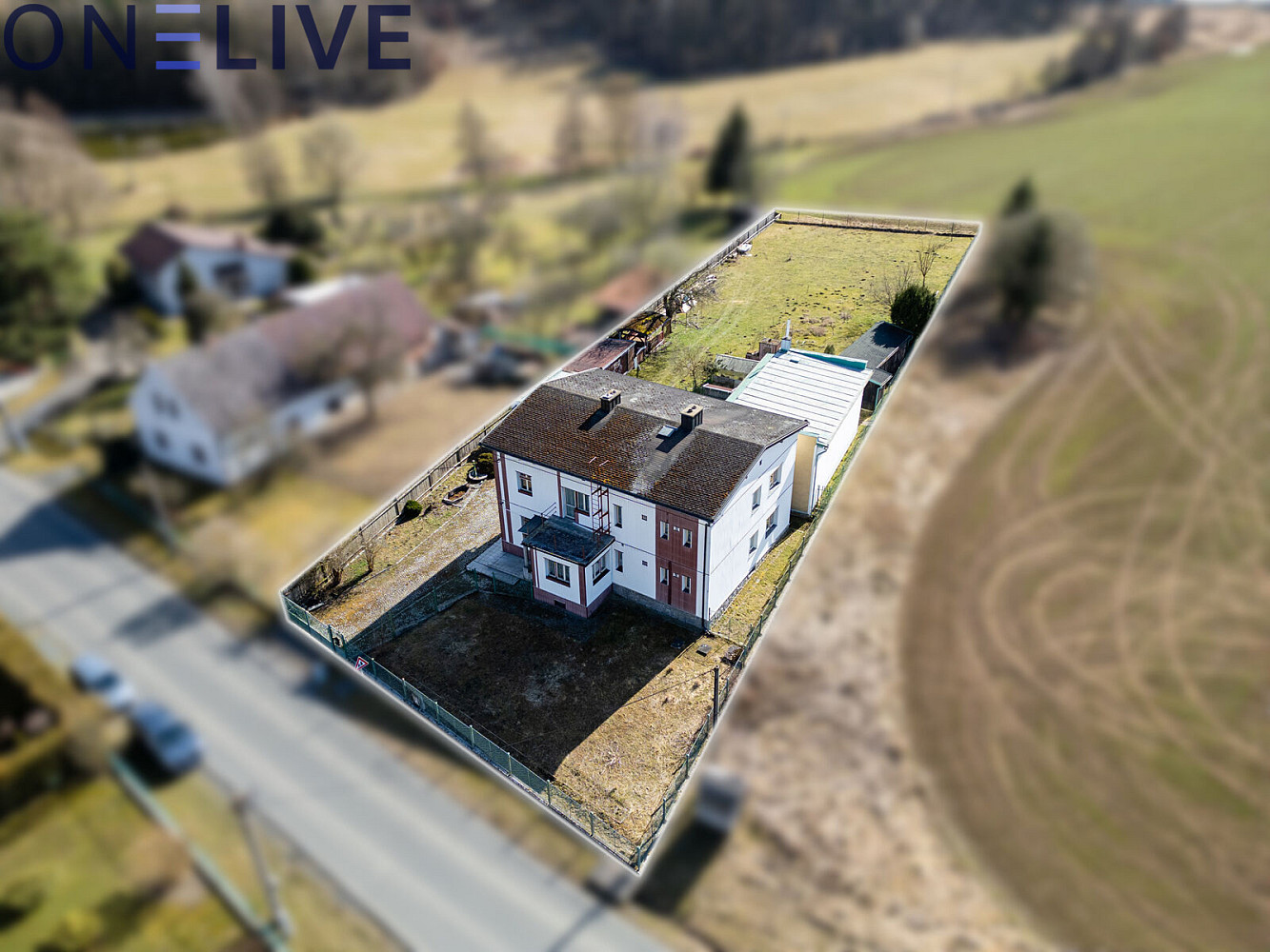 Prodej domu 236 m² s pozemkem 2 225 m²