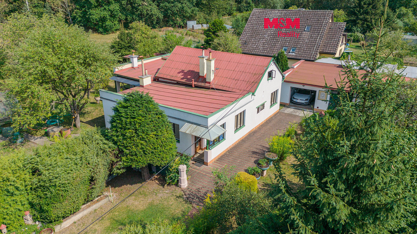 Prodej domu 180 m² s pozemkem 1 788 m²