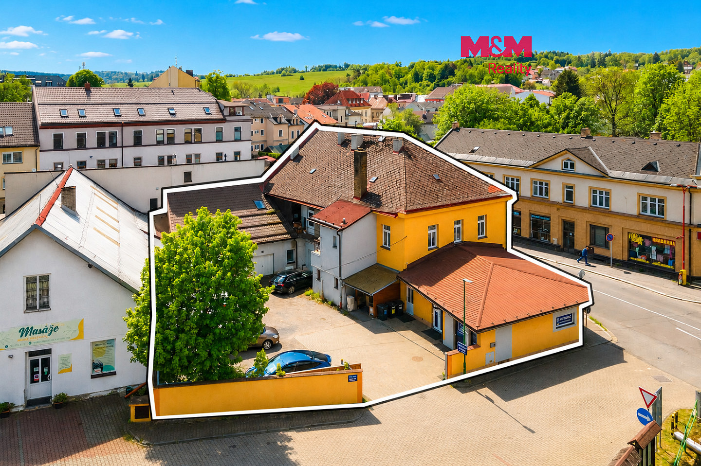 Prodej obchodních prostor 383 m²