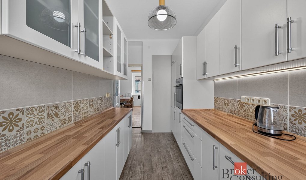 Prodej bytu 3+1 71 m², Plzeň – náhled fotky 2