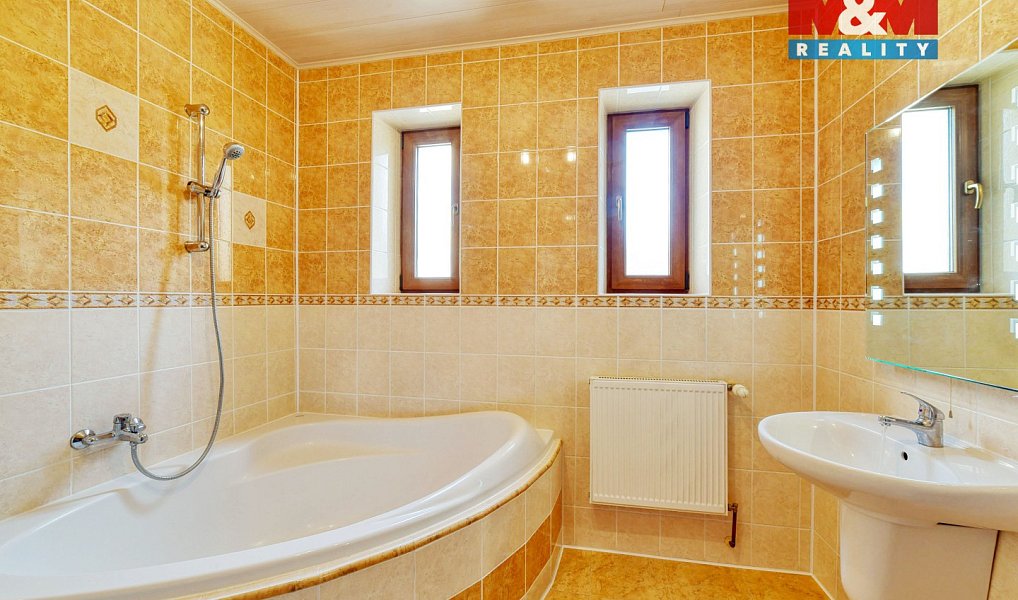 Prodej domu 248 m² s pozemkem 1 621 m², Cheb – náhled fotky 4