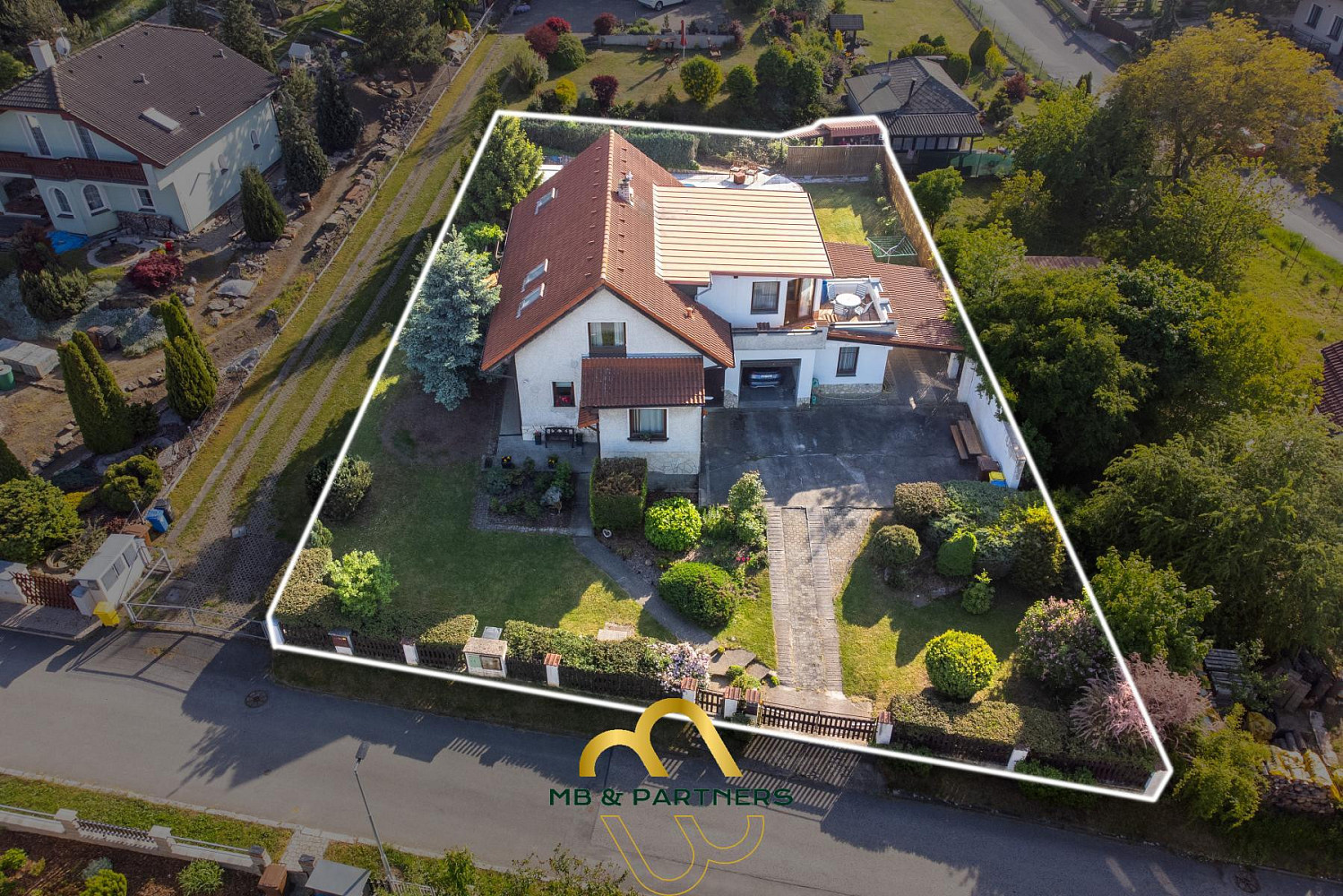 Prodej domu 232 m² s pozemkem 978 m² – fotografie 2
