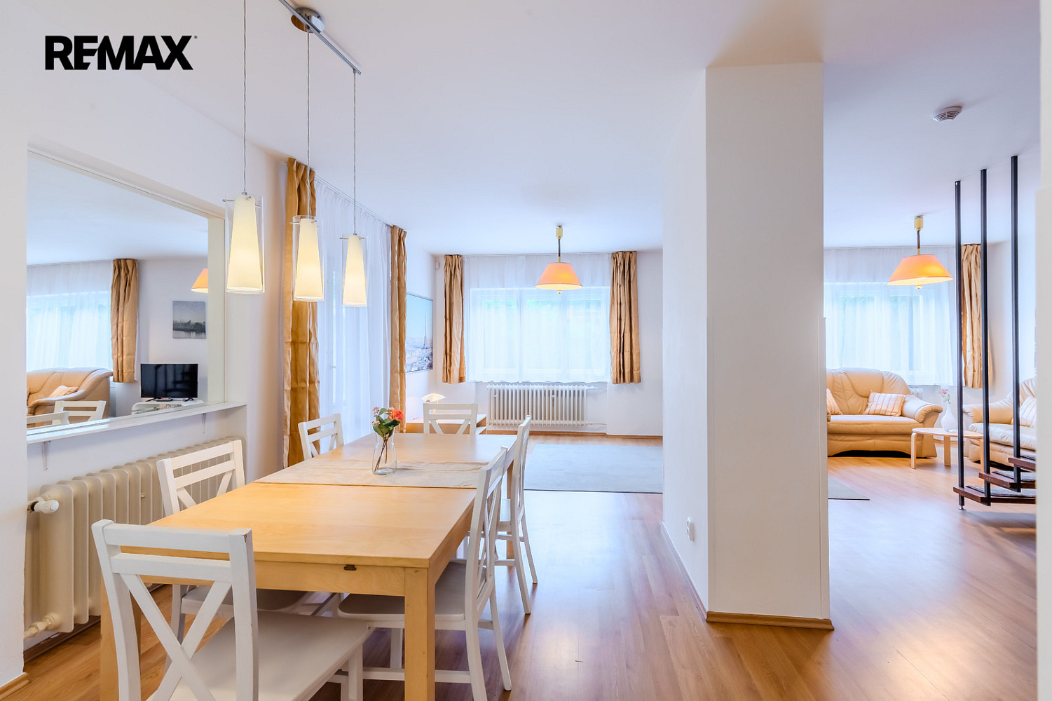 Prodej domu 244 m² s pozemkem 316 m² – pohled 2