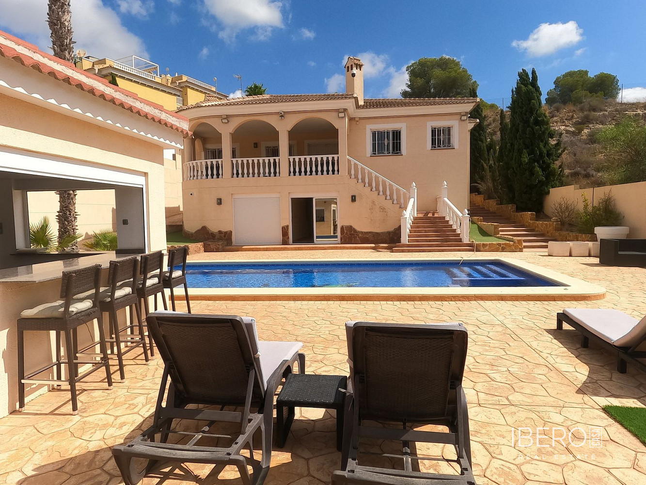 Prodej domu 300 m² s pozemkem 1 650 m²