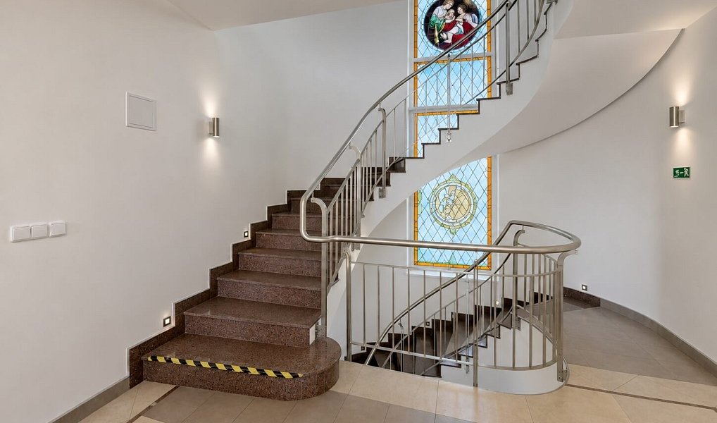 Pronájem domu 1 200 m² s pozemkem 3 532 m², Praha – náhled fotky 21