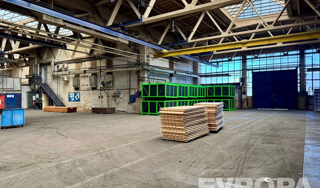 Pronájem výrobních prostor 2 000 m², Plzeň – náhled fotky 9