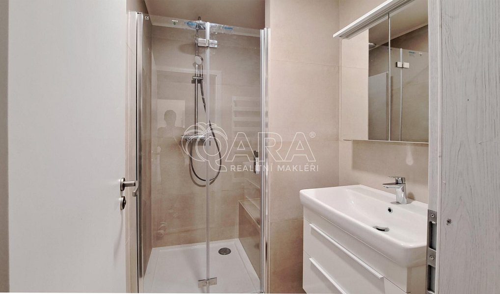 Pronájem bytu 2+kk 49 m², Praha – náhled fotky 2