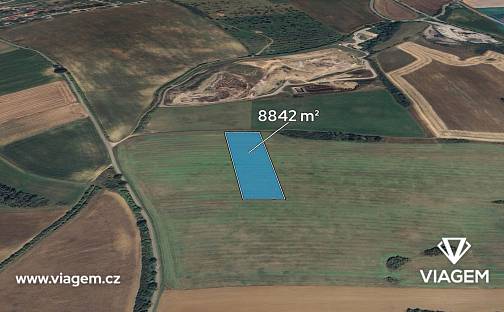 Prodej pole 8 842 m², Stašov, okres Beroun