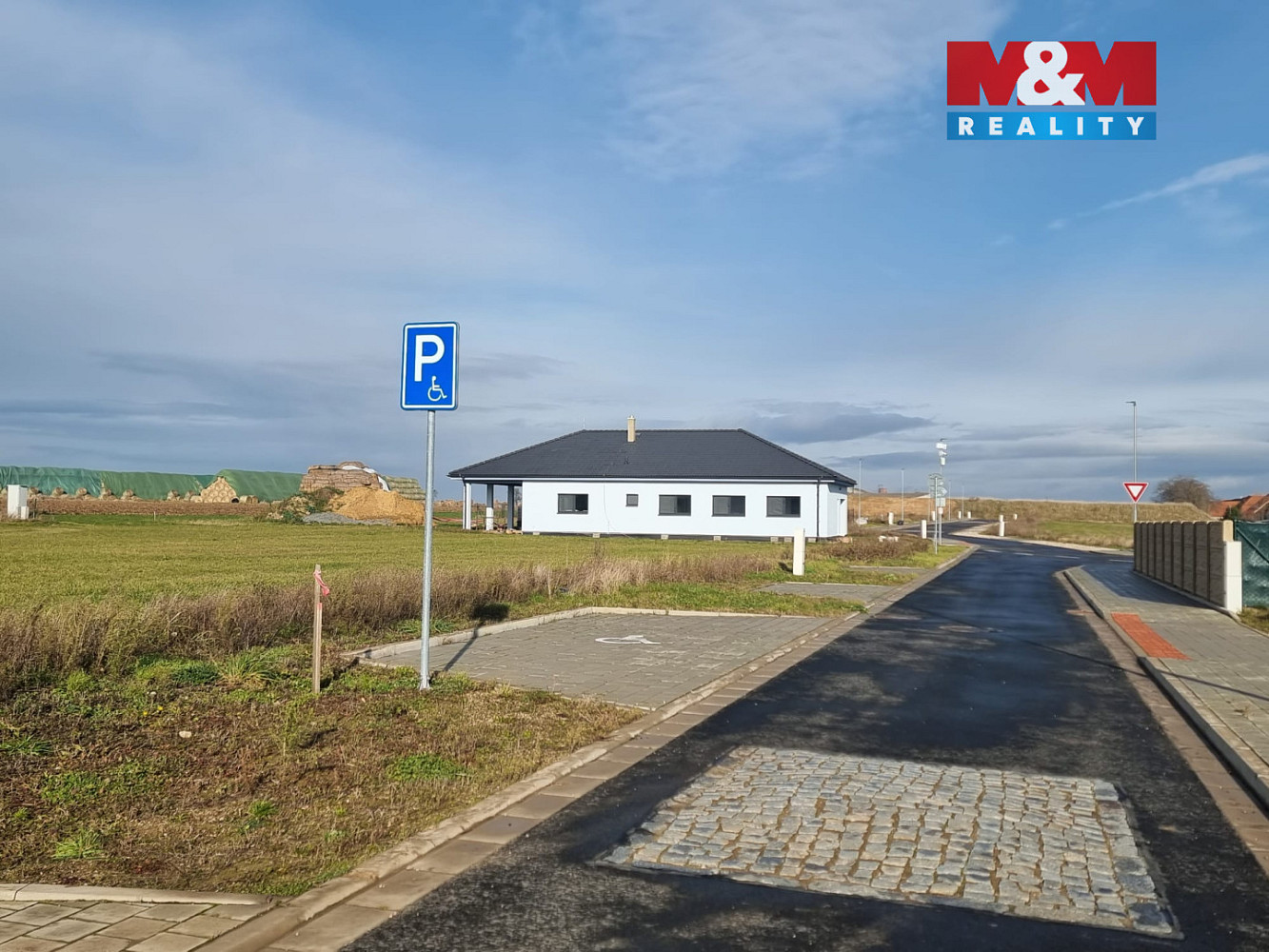Prodej stavebního pozemku 1 053 m² – pohled 3