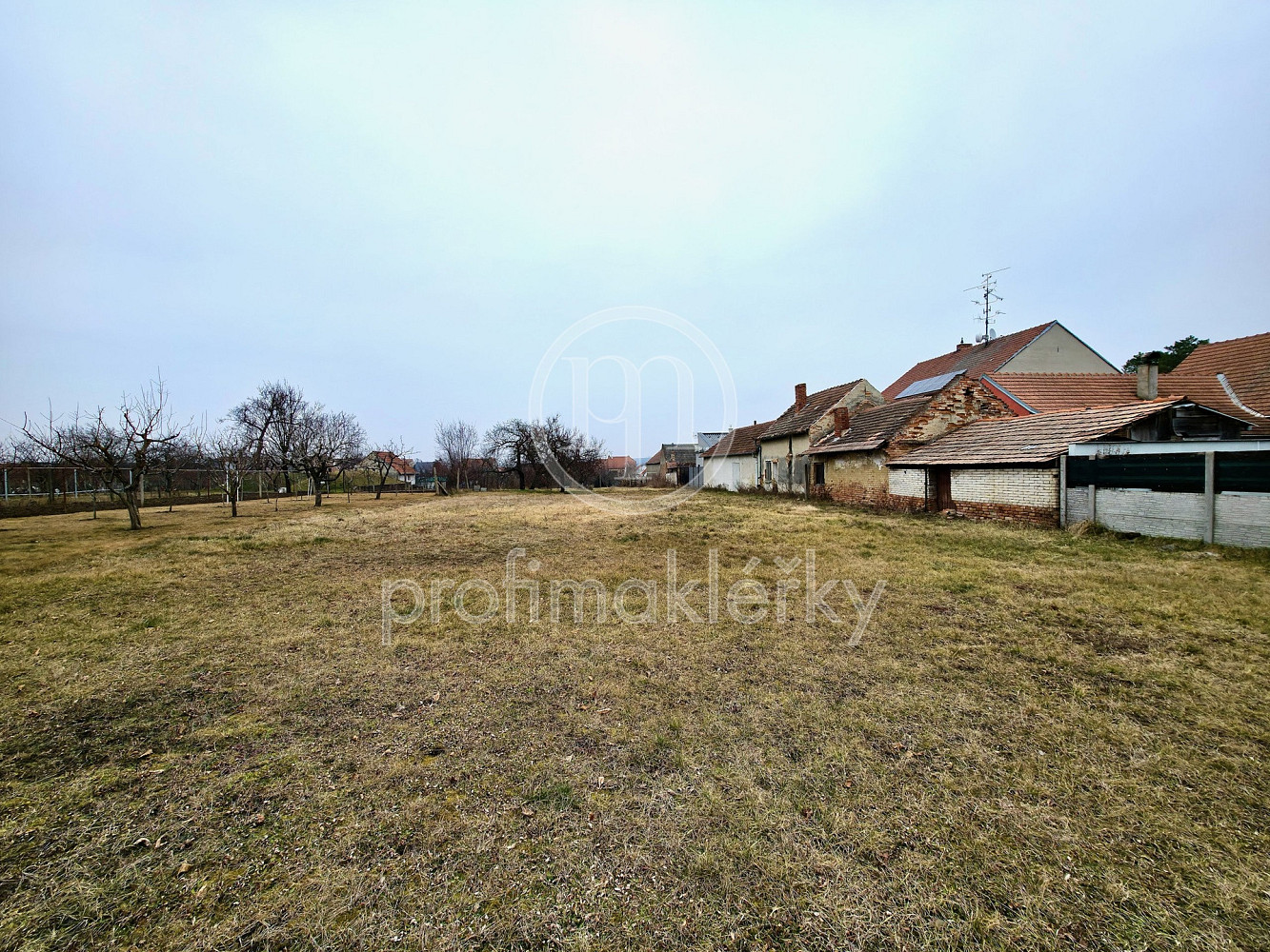Prodej stavebního pozemku 2 298 m² — photo 3