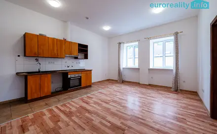 Pronájem bytu 3+kk 58 m², Revoluční, Luby, okres Cheb