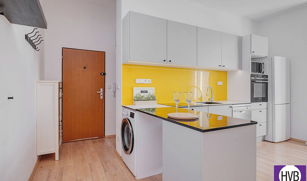 Prodej bytu 2+1 64 m², Králův Dvůr – náhled fotky 2