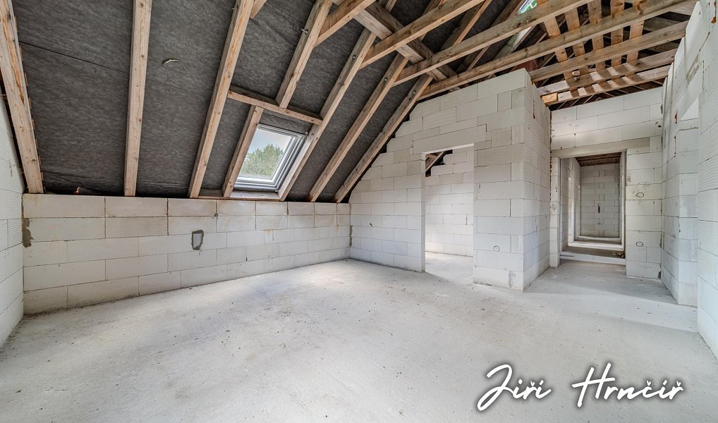 Prodej domu 313 m² s pozemkem 1 052 m², Nové Mitrovice – náhled fotky 11
