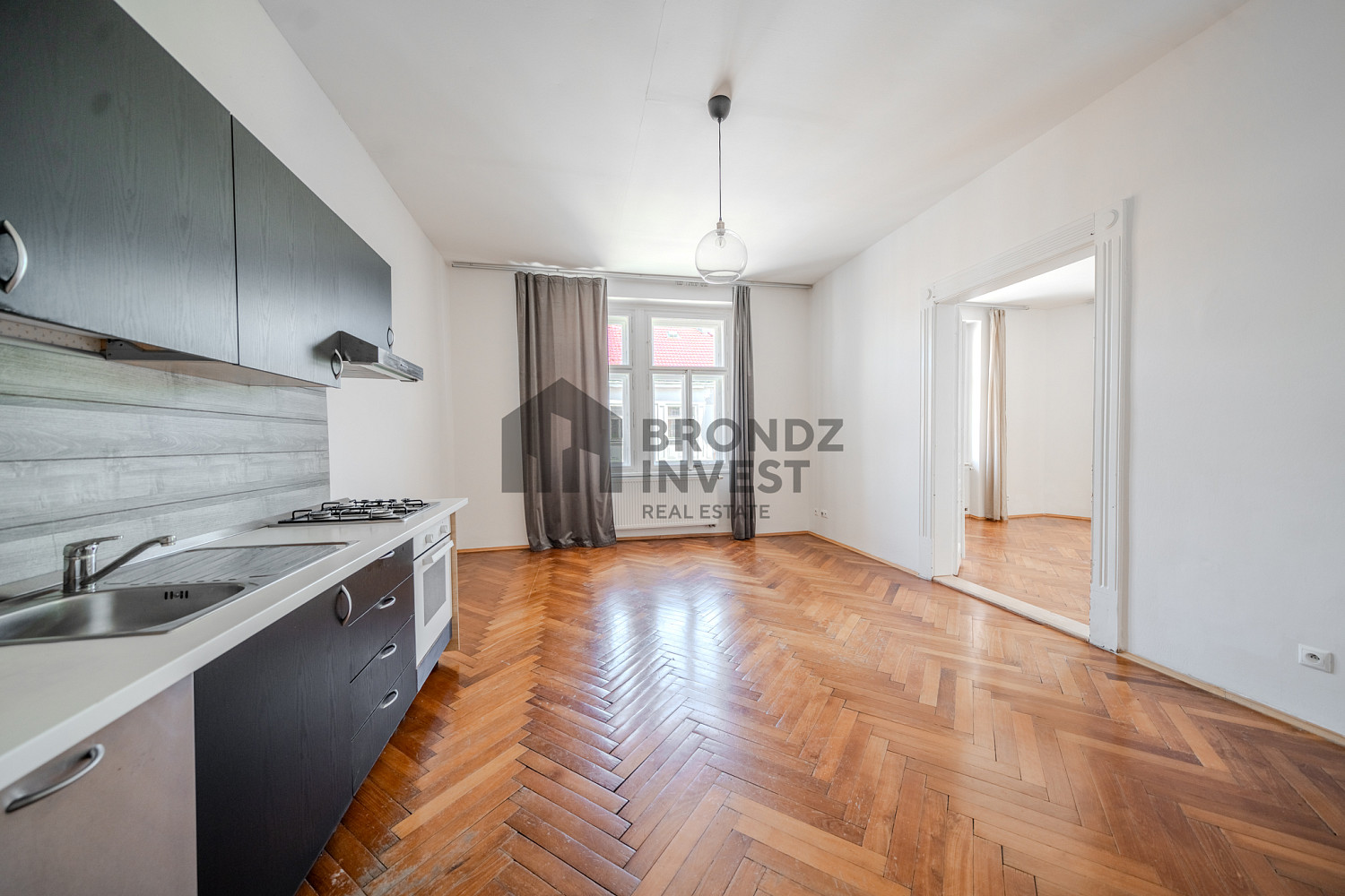 Pronájem bytu 3+kk 90 m² — photo 2