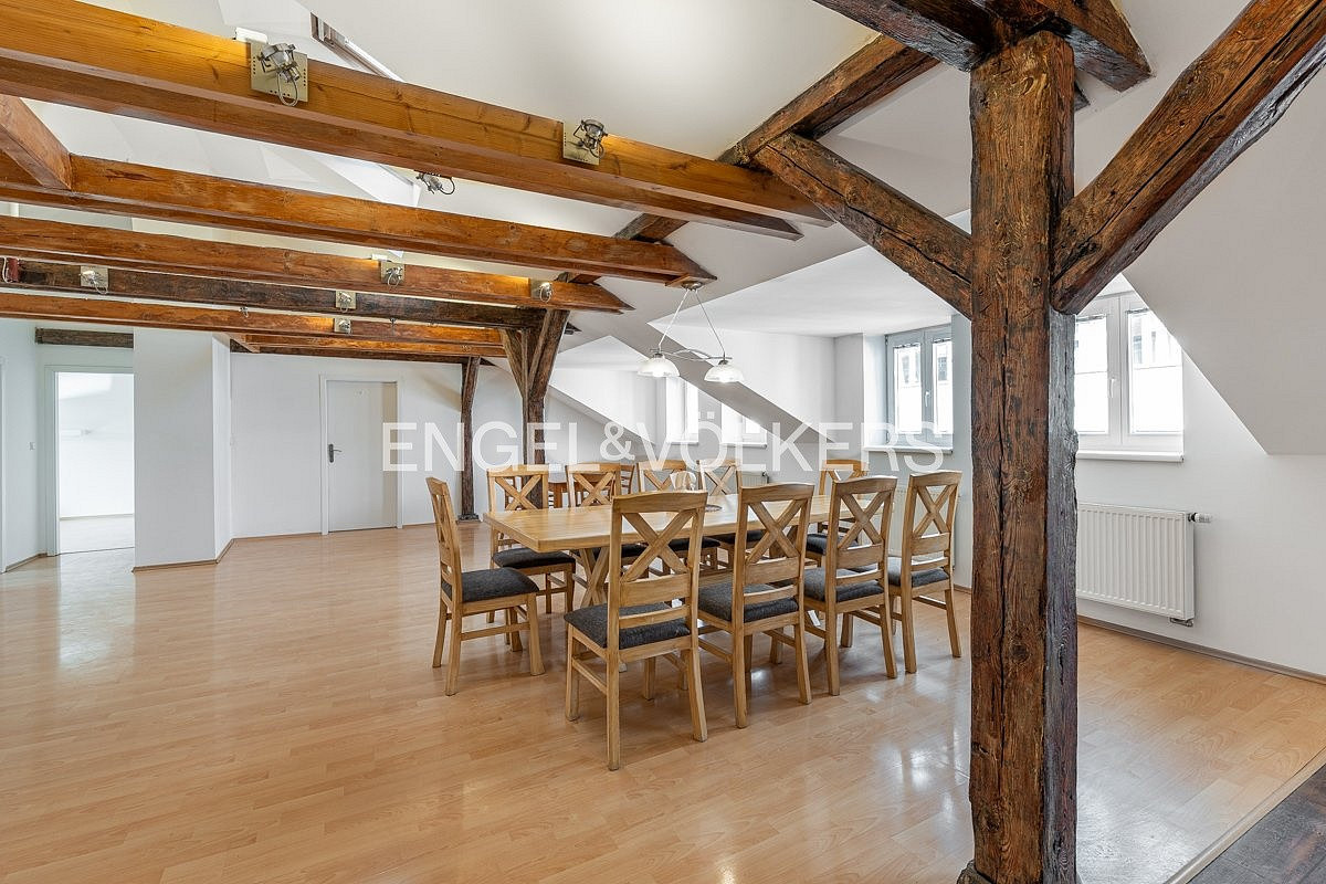 Pronájem bytu 4+kk 144 m² – fotografie 4