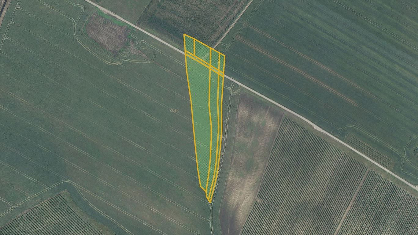 Prodej pole 8 634 m²