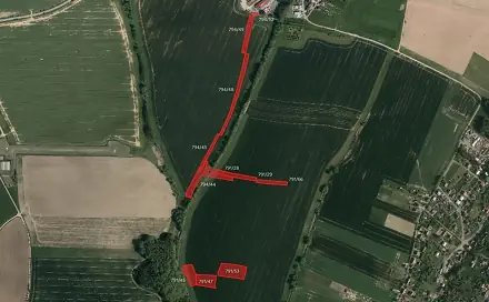 Prodej pole 10 586 m², Zlín - Velíková