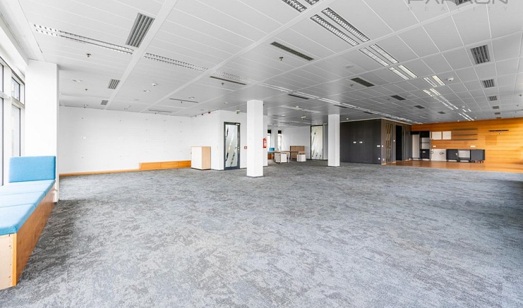 Pronájem kanceláře 924 m², Praha – náhled fotky 2
