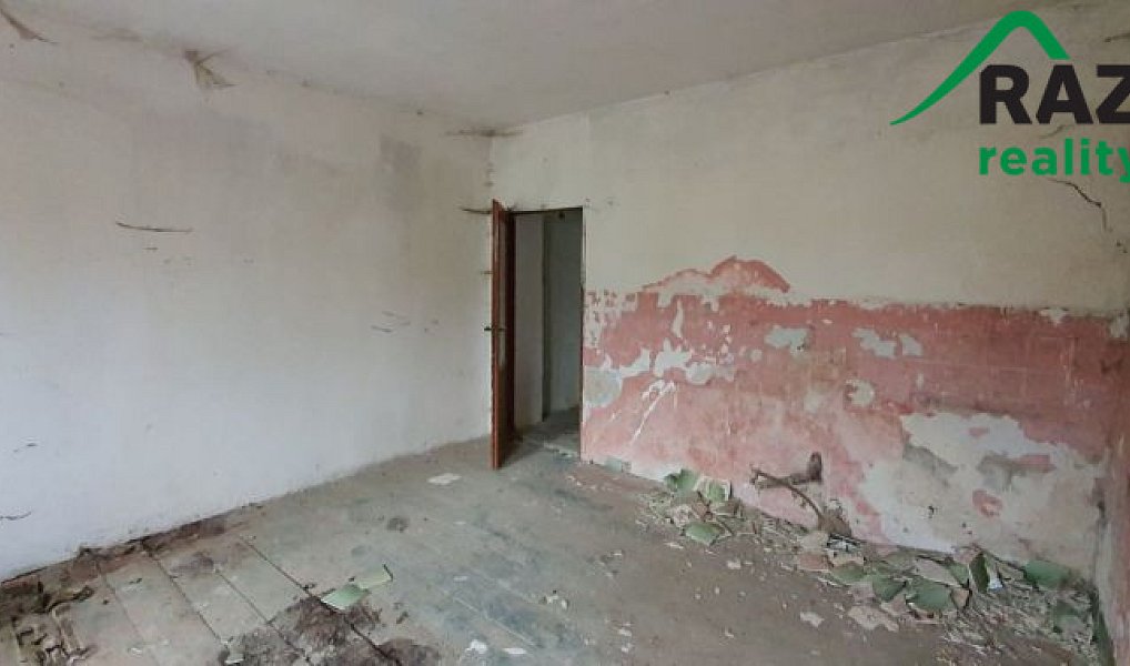 Prodej domu 186 m² s pozemkem 558 m², Lesná – náhled fotky 7