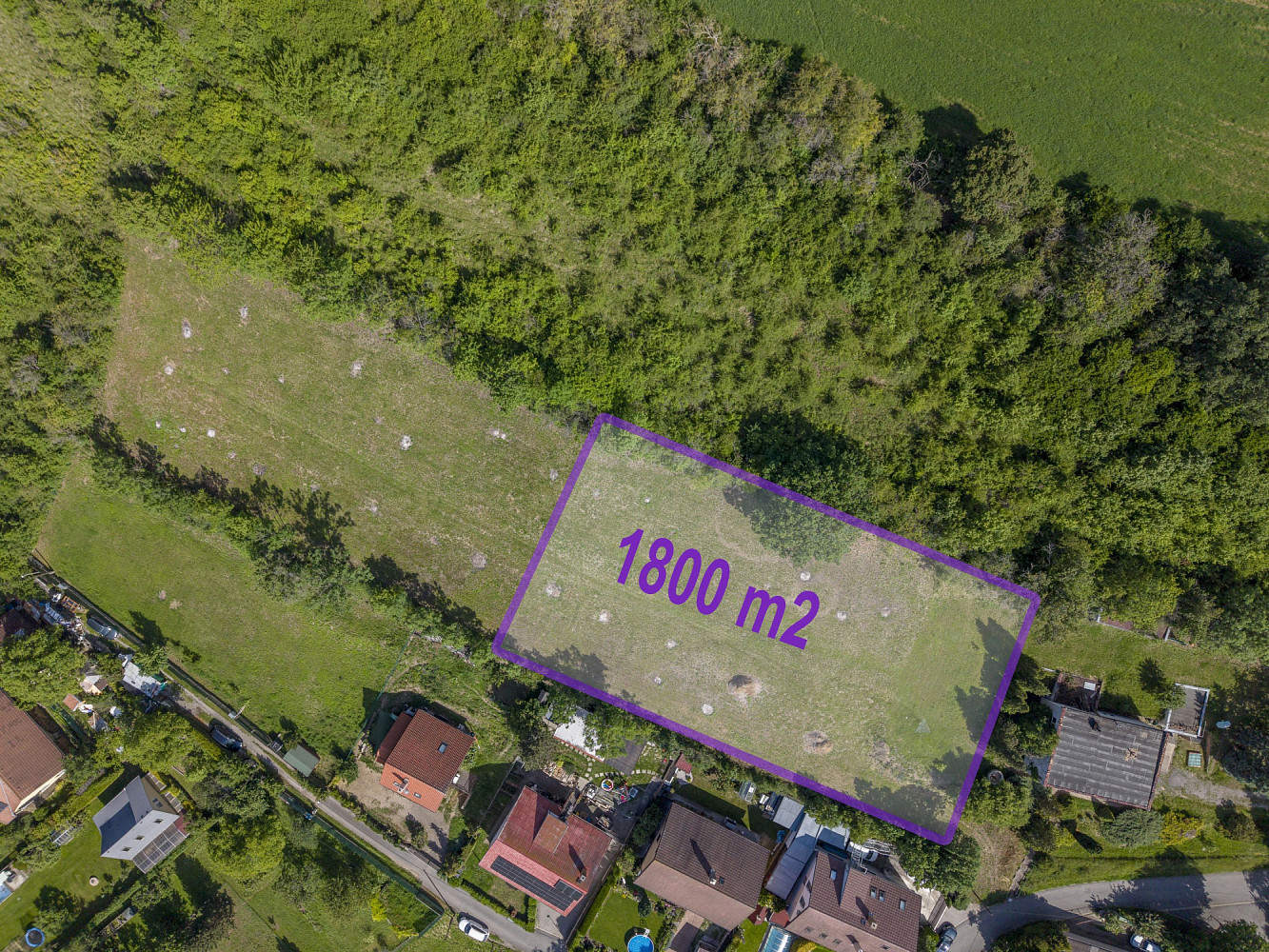 Prodej komerčního pozemku 1 800 m²
