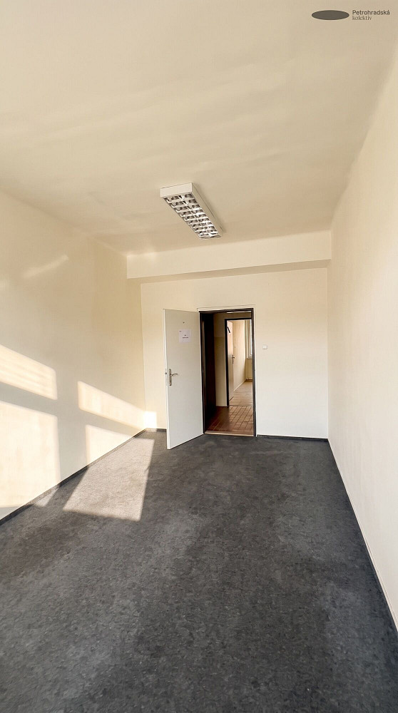 Pronájem kanceláře 18 m² – fotografie 3