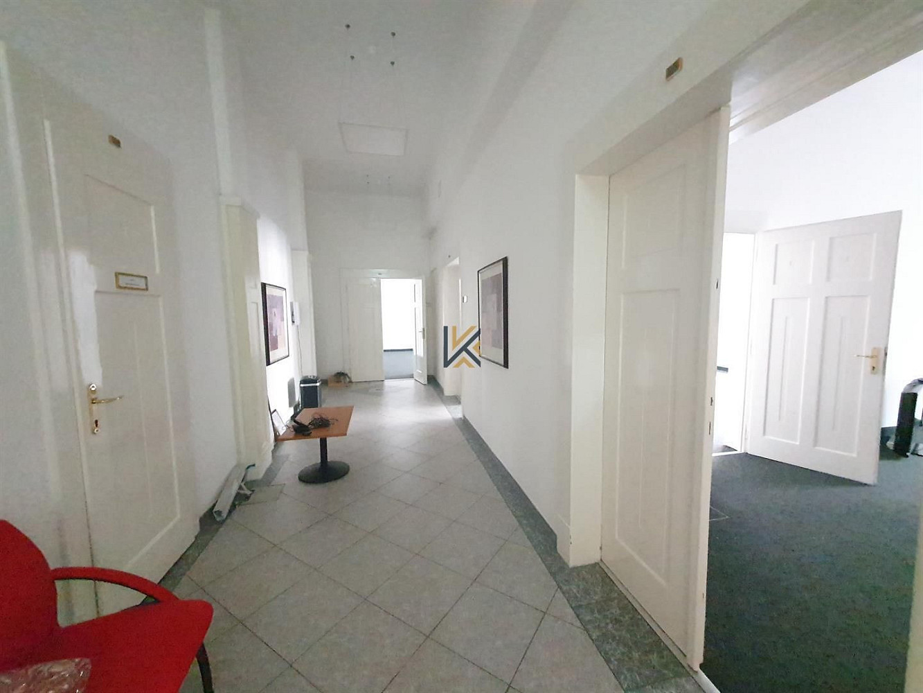Pronájem kanceláře 131 m² – fotografie 3