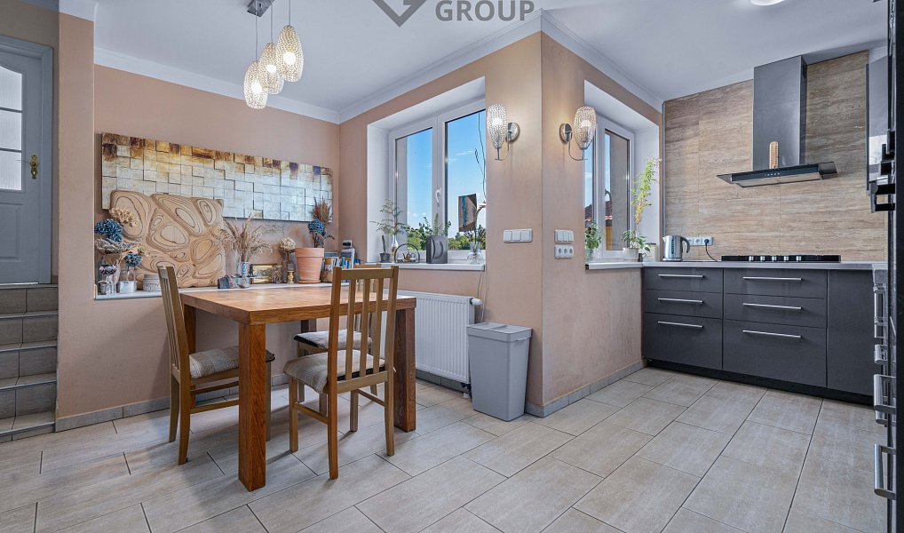 Prodej domu 213 m² s pozemkem 793 m², Chýnice – náhled fotky 2
