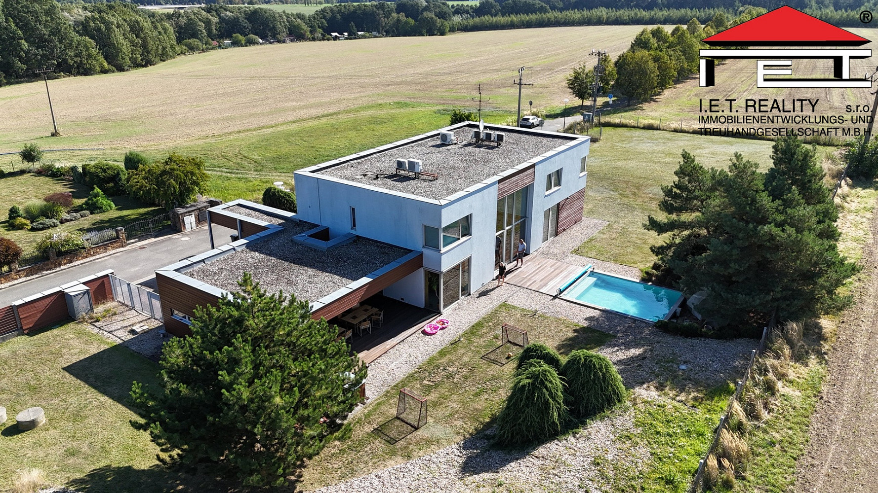 Prodej domu 325 m² s pozemkem 2 869 m²