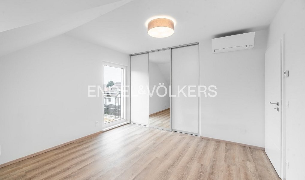 Pronájem domu 167 m² s pozemkem 662 m², Praha – náhled fotky 5