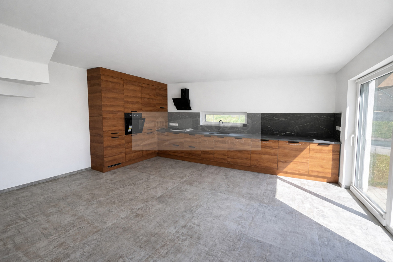 Pronájem domu 165 m² s pozemkem 655 m² – fotografie 2
