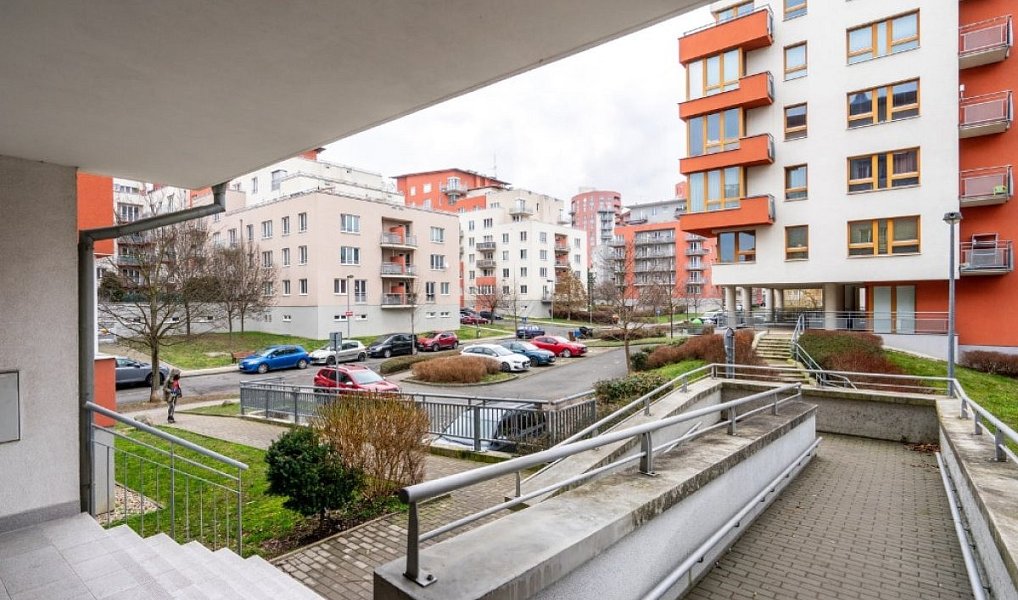 Pronájem bytu 1+kk 33 m², Praha – náhled fotky 15