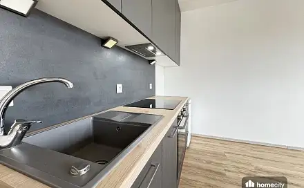 Pronájem bytu 1+kk 35 m², Východní, Pardubice - Pardubičky