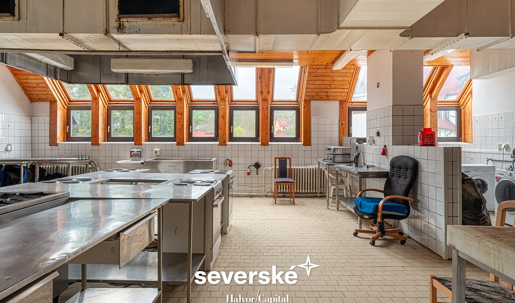 Prodej ubytovacího objektu 4 100 m², Lužice – náhled fotky 31