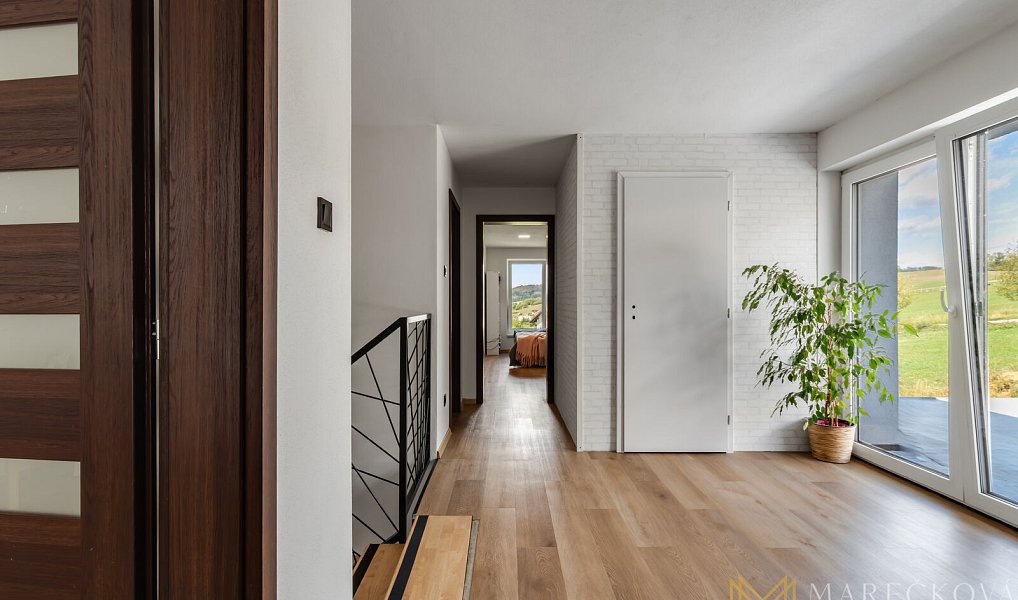 Prodej domu 178 m² s pozemkem 808 m², Brnířov – náhled fotky 14