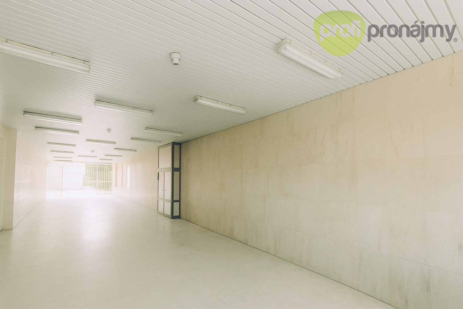 Pronájem krytého parkovacího stání centrum Šumperka