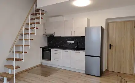 Pronájem bytu 3+kk 65 m², nám. Kpt. Otm. Chlupa, Znojmo