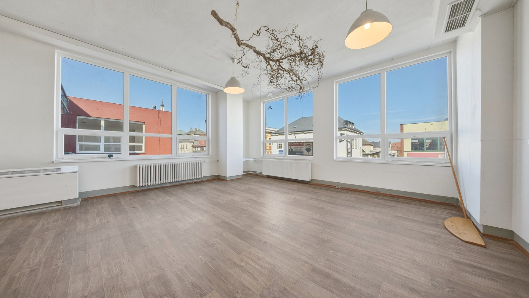 Pronájem obchodních prostor 110 m²