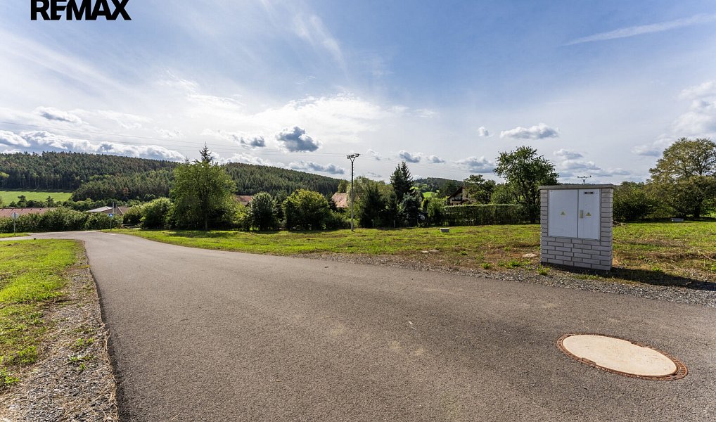 Prodej stavebního pozemku 1 183 m², Obory – náhled fotky 4