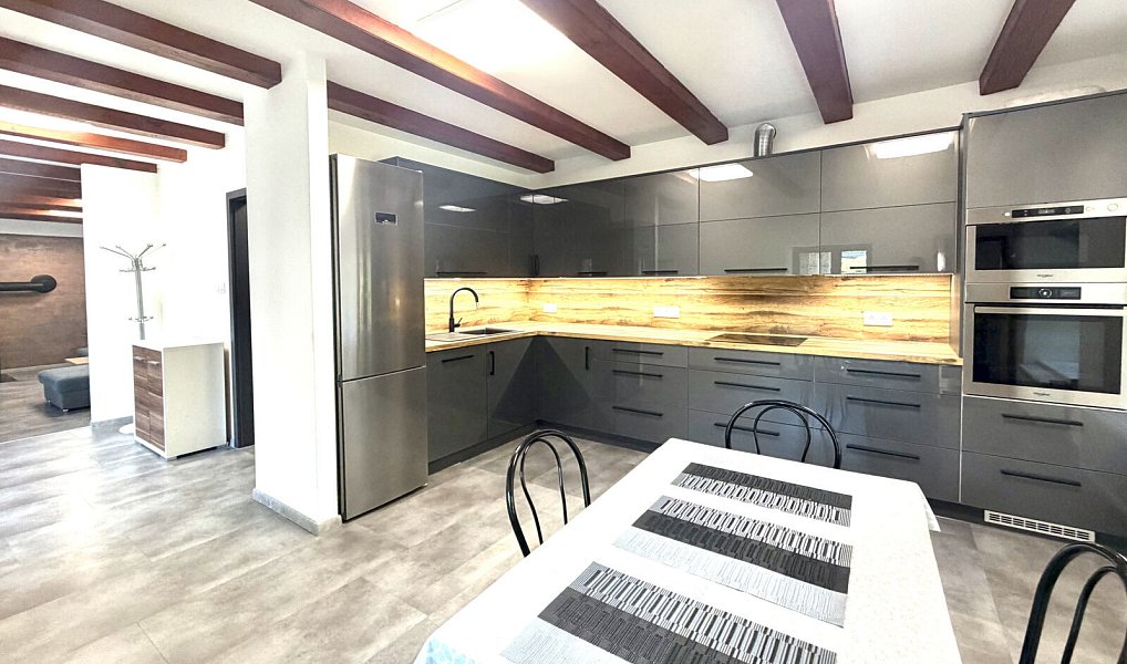 Prodej domu 232 m² s pozemkem 263 m², Hromnice – náhled fotky 2
