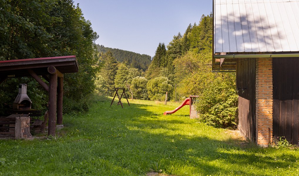 Prodej ubytovacího objektu 155 m², Karolinka – náhled fotky 27