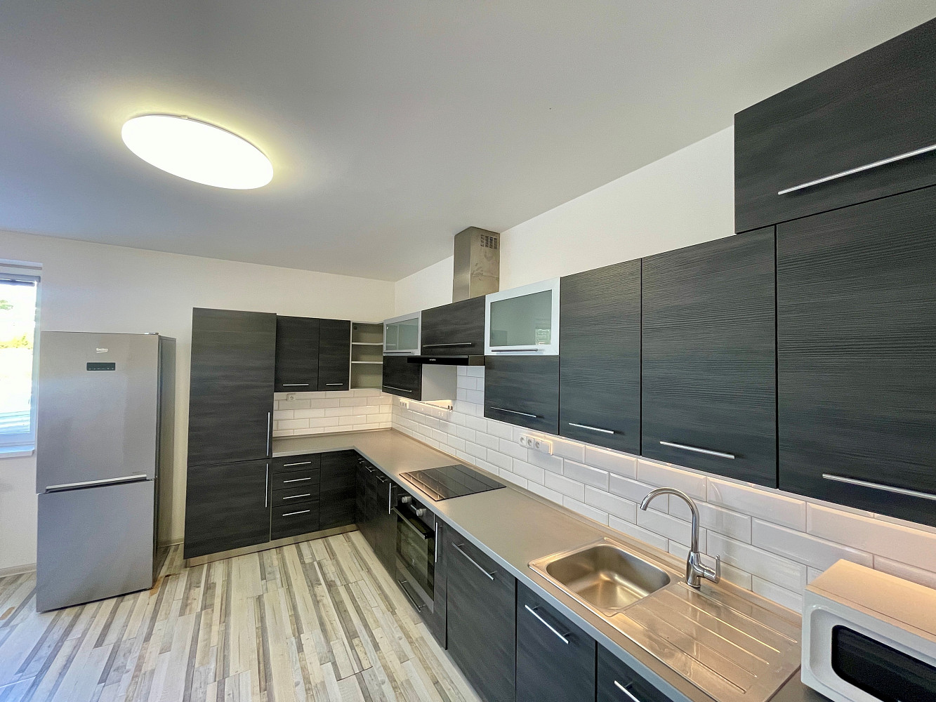 Pronájem bytu 3+kk 100 m² – fotografie 4