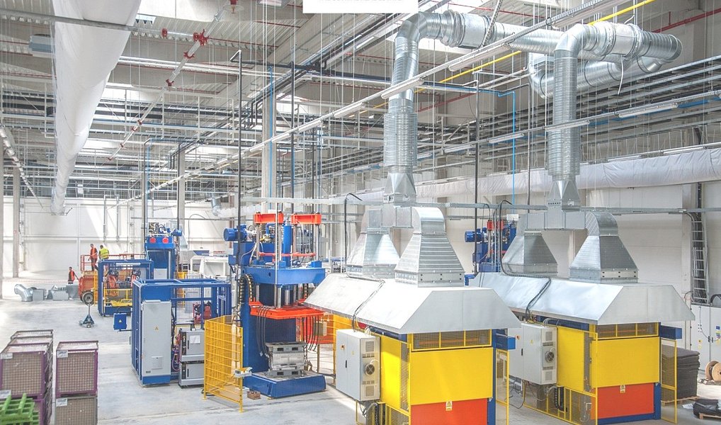 Pronájem výrobních prostor 11 700 m², Kostelec – náhled fotky 2